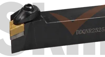 DDQNR2525M15 Державка токарная