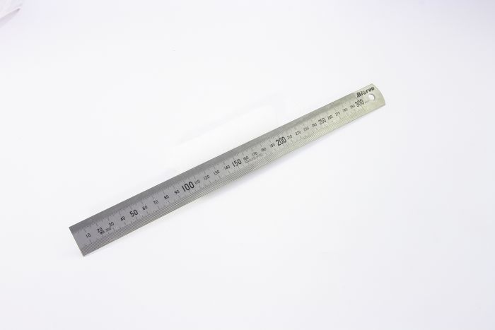 Линейка измерительная  300х25.4мм металлическая МИК