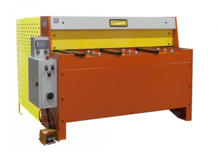 Гильотина электромеханическая Stalex Q11-4x1300NC, 4 кВт., 1320 кг.